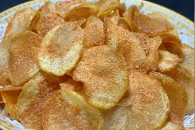 厨师长教你炸薯片的家常做法，步骤详细，干香酥脆，比买的还好吃