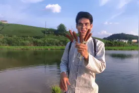 有一种纯天然驱蚊神器，睡前薰一薰蚊子不敢来叮，它长得很像香肠