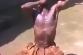 非洲奇葩婚俗，为了娶妻要经受三次酷刑，网友看了大呼值得推广视频封面