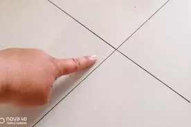 瓷砖地板的缝隙不管多黑多脏，简单一招，轻松清洗干净视频封面