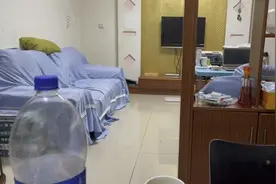 听说现在看电视都要办VIP，看看我家五年没开的电视还能看吗？视频封面