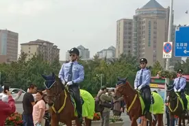 十一大连女骑警巡游拍摄全过程视频封面