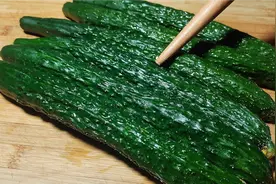 腌黄瓜，最忌直接用盐杀水！教你饭店不外传诀窍，清脆爽口嘎嘣脆