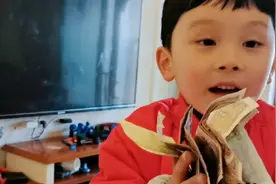 临近开学，宝妈骗儿子没有学费，看人类幼崽怎么给自己凑学费