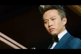 《分手大师》邓超和大师亲密的抱在一起，保镖都看傻了！＃邓超视频封面