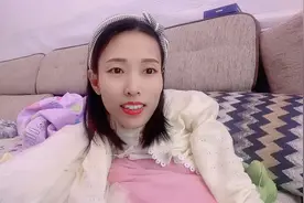 漂亮女孩三十多岁不能自理，现在有老公疼爱，依然幸福快乐