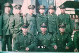 18年前，那个被35位武警“爸爸”养大的湖北女孩，后来怎么样了？视频封面