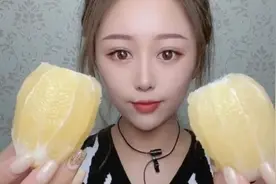 最近很火的：无表情吃柠檬，真狠啊佩服！视频封面