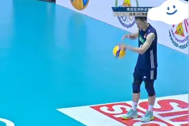 央视正在直播中国男排VS日本男排！中国男排25：20先胜一局！！