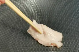 原来不粘锅也要开锅和养护，老妈用这个方法开锅第一次见，真厉害视频封面