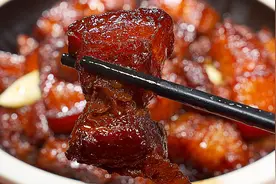 65岁婆婆农村酒席红烧肉的做法，好吃还不油腻，做法简单一看就会