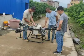 55000元买的新科技农用无人机，今天试机，帮忙看看划不划算视频封面