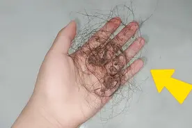 家里地上掉满头发？教你两招，地面立马干净，一根头发都找不到视频封面