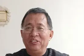 山东淄博一高中，校长新官上任三把火，为何烧掉了自己的乌纱帽？视频封面