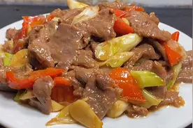 牛肉这样爆炒嫩滑多汁，一点都不老，腌制有技巧不放苏打爽口美味视频封面