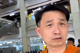 侯哥1.8米的高个头，大家都不信非说1.65米，气的侯哥证明给大家视频封面