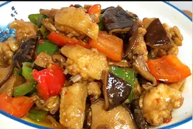 香菇搭配鸡翅这样做太好吃了，营养丰富又鲜美，家人都喜欢