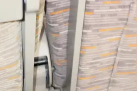 高铁充电口在哪找视频封面