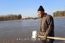 内蒙古境内的二黄河，曾经的渡船已成了过去，搁浅到岸边已被忘记视频封面