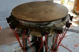 哥哥的鼓坏了拿来翻新，捅咕几个小时，又能焕然一新。