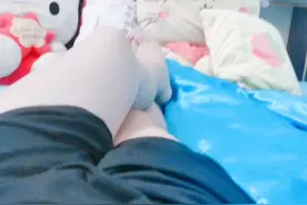 还分大腿  二腿😂 是时候展现真正的技术了 大腿翘在二腿上😂视频封面