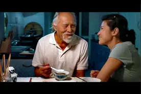 年轻保姆和八旬老人的爱情故事（1）视频封面