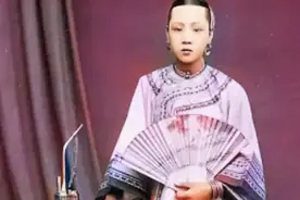 瞅瞅李鸿章的家族照：继室蒜头鼻子很旺夫，偏房小妾有一米七高视频封面