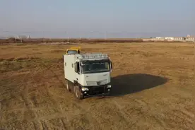 希欧德太脱拉移动堡垒房车，给你不一样的越野体验！视频封面