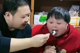 家里所有的菜全做了，在这特殊的日子给同事过个生日，双双吃美了