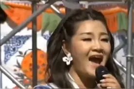 请欣赏降央卓玛用藏语演唱巜欢歌笑语》边舞边唱，太好听了！视频封面