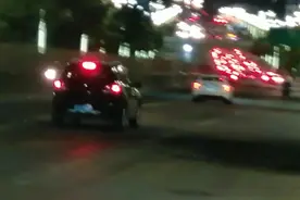 广东省东莞市黄江镇黄江到樟木头的路段两排的路灯很漂亮夜景