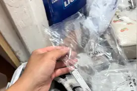 蔻驰男士斜挎小包包分享视频封面
