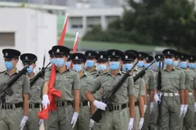 看看当年港警的英式步操和苏格兰风笛演奏视频封面