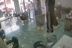 还得是监控不然没人知道！