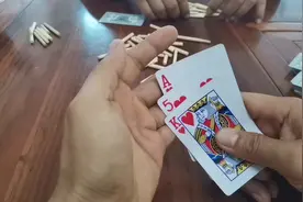 炸金花：当金花尖碰到三条，这把玩的是底气玩的是尊严，我梭哈了视频封面
