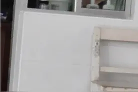 医院医生既然可以抽烟，并且还在儿科，无语视频封面