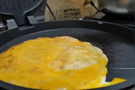 6分钟用电饼铛煎鸡蛋饼视频封面