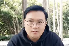 现在社会最大的误会，我们自以为比较父母那一辈混的好。认清现实