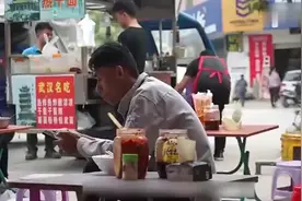 实拍打工人实录，11小时高强度工作，工资四千仅够生存，纪录片视频封面