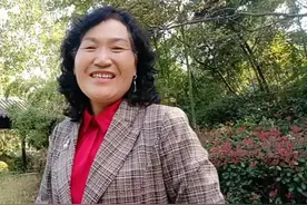 稀里糊涂拍视频一周收入1300，可今天不知拍什么，最后她……视频封面