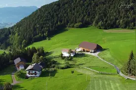 怨恨一个人的时候，不妨闭上眼睛，感受一下自己，其实谁都不快乐