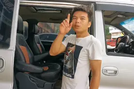 两年没开过的车，座椅全部发霉完，小伙子花几个小时洗出来的效果视频封面