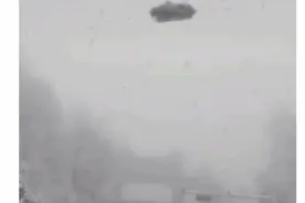 天上飞的是什么？不明物体视频封面