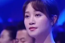 搞笑系列，跟异性发生过最尴尬的是什么？视频封面