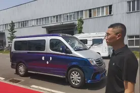 朋友给我推荐的露营车，功能还可以，用来自驾游比较好