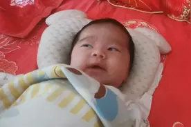 刚睡醒的样子！视频封面