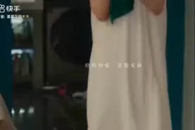 杨幂的美脚丫视频封面