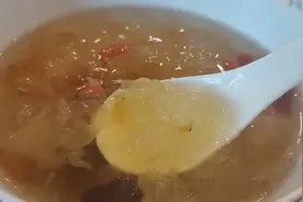 夏天多喝银耳桃胶雪燕羹，每周喝2次皮肤光滑水嫩，好喝不长胖视频封面
