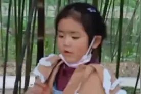 小萝莉旅行不忘背诗歌视频封面