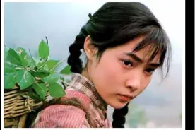 懵懂少女偷吃禁果后被封建迷信的思想害的投河（被爱遗忘的角落）视频封面